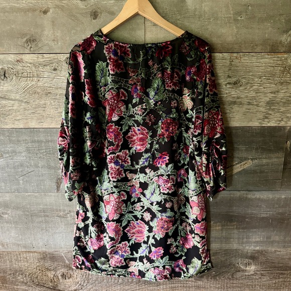 Tolani Womens Floral Velvet Burnout Tunic Top M Black Dark Fairy Witchy Whimsy - Picture 8 of 11